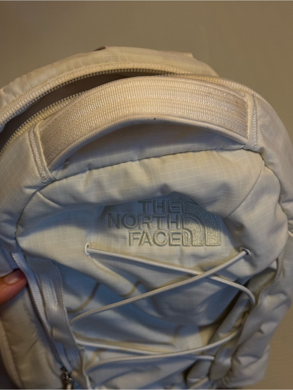 The North Face White Borealis Sling backpack mini - Picture 7 of 10